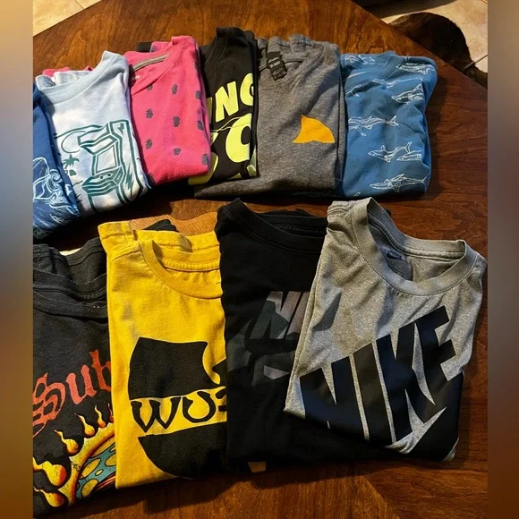 Boys T-shirt bundle - Picture 3 of 4